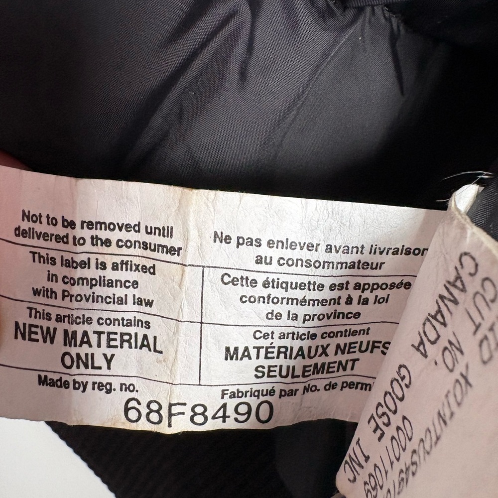 Canada Goose Women’s Chilliwack Bomber - Red - Picture 15 of 17